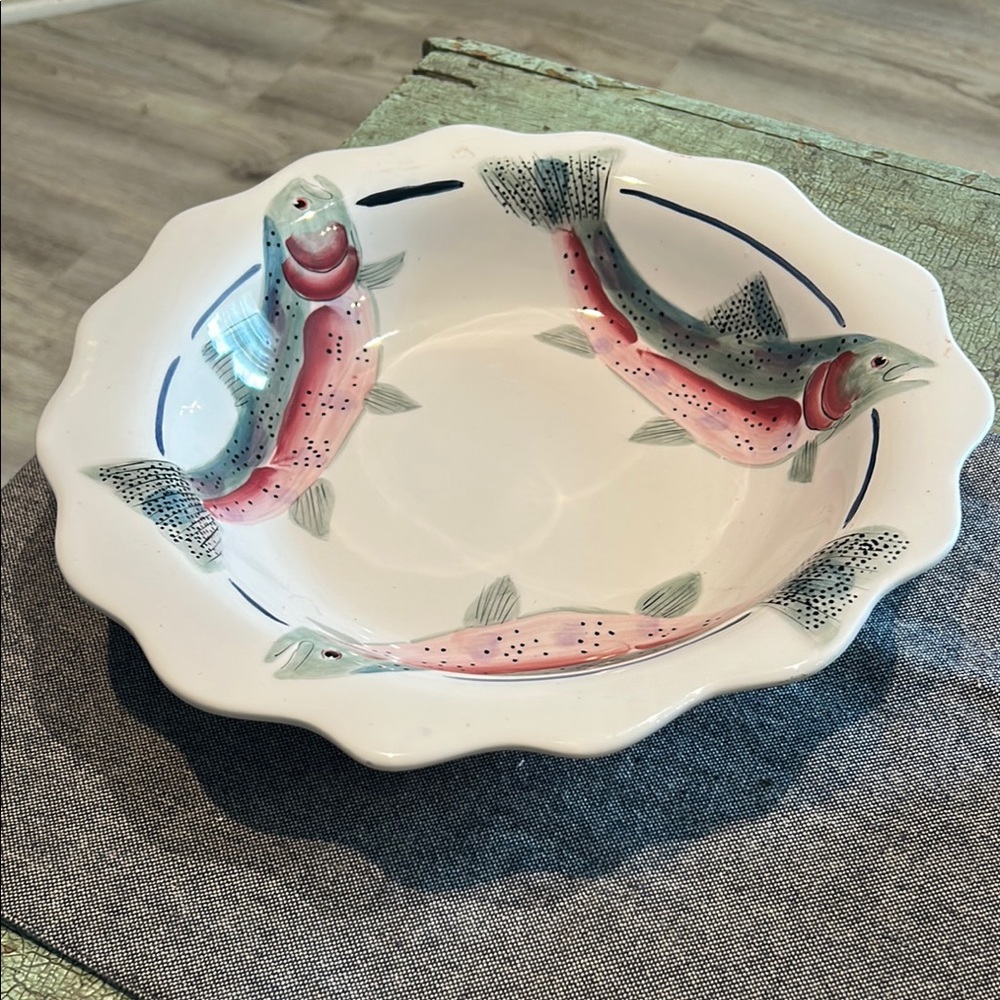 Sarah Peterson 2004 Signed Scalloped Serving Bowl Cabin Rainbow Trout Fish 12”